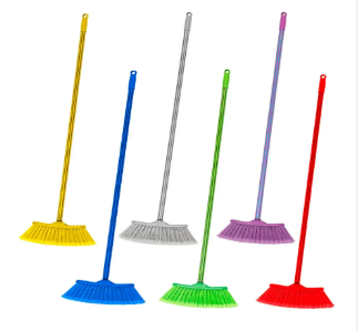 Escobas de Plástico Económicas